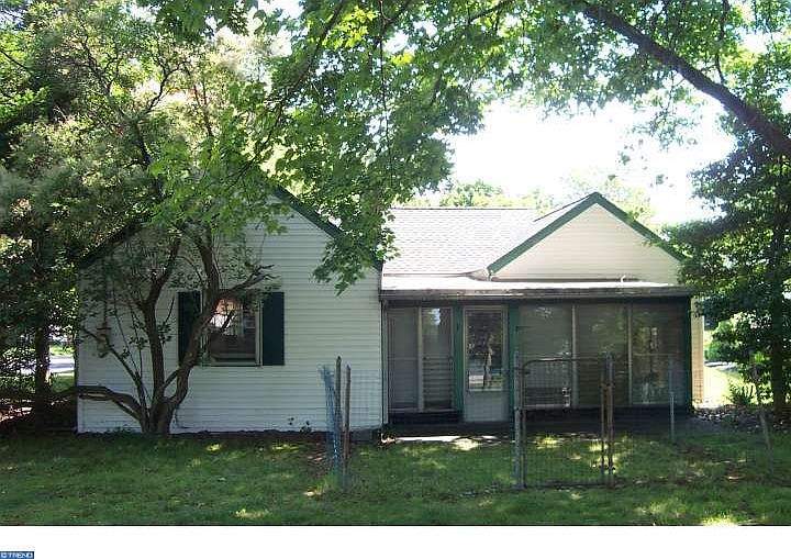 2nd image of 1100 Glen Lake Blvd