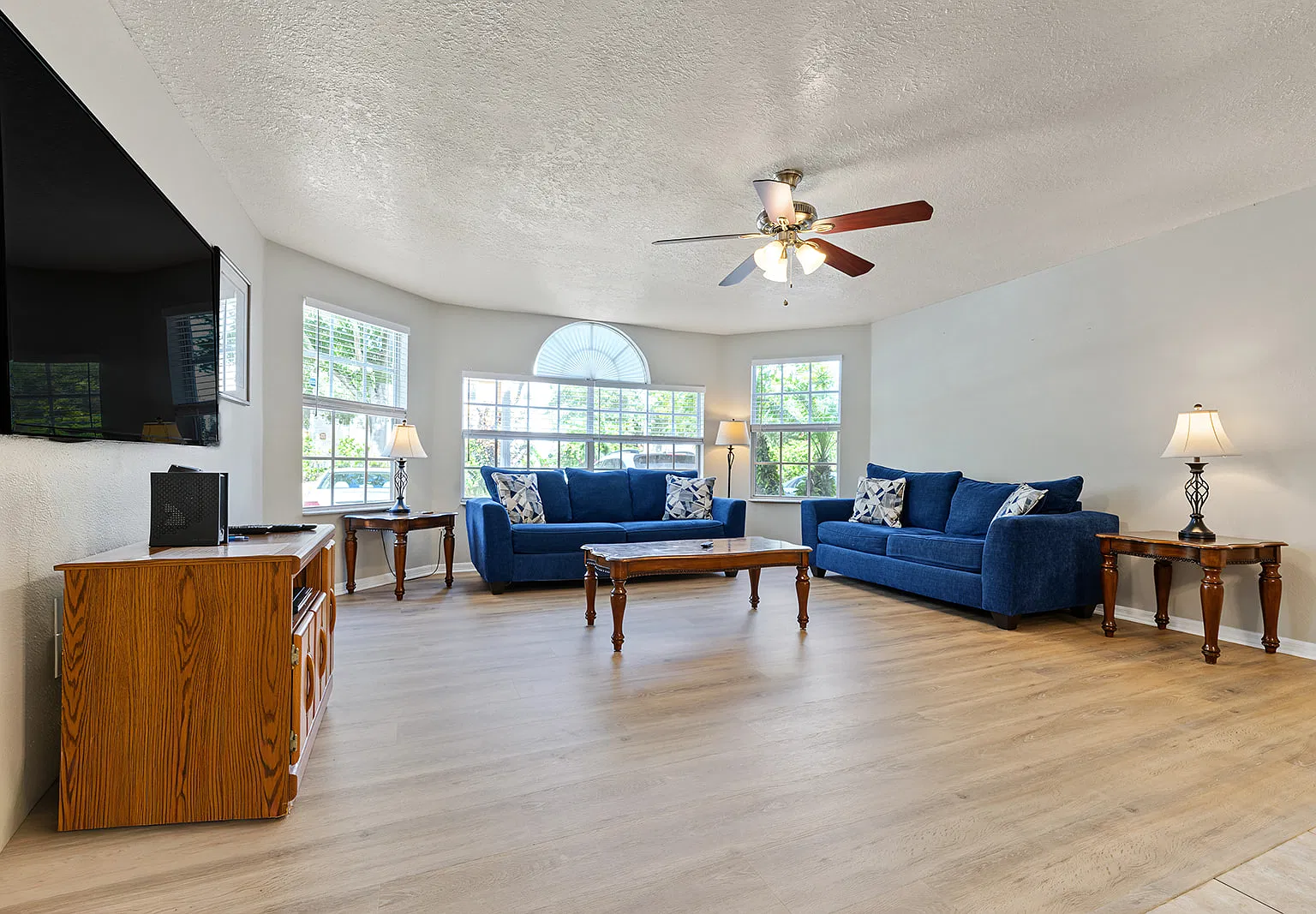 3 bed, $1,950 — Photo 3