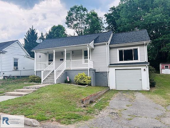 2nd image of 7 London Dr