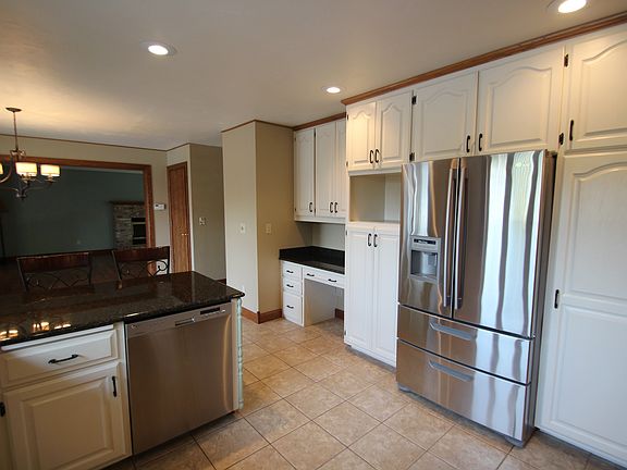 3rd image of 1556 Ponderosa Ave