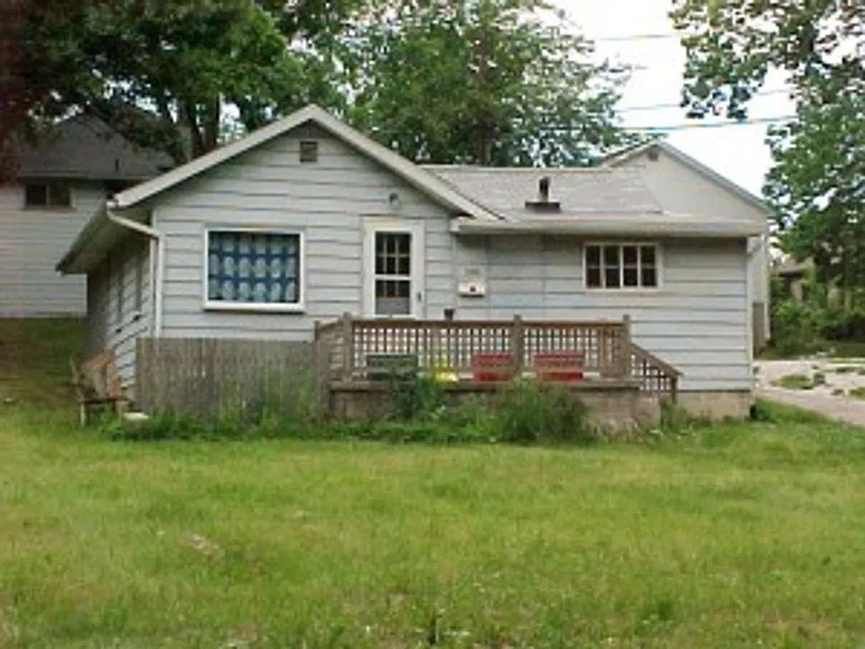 1000 W Cottage Grove Ave