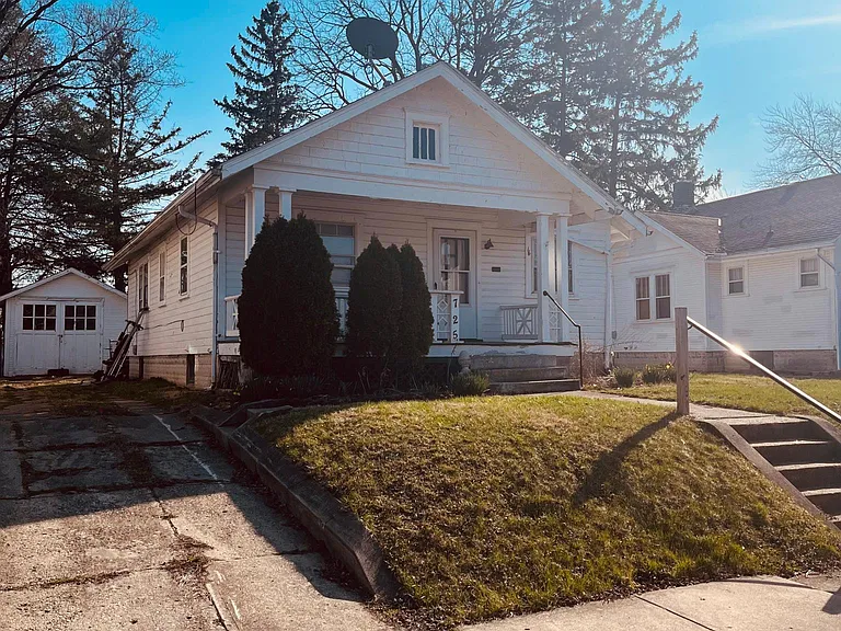 725 Rice St — Photo 1