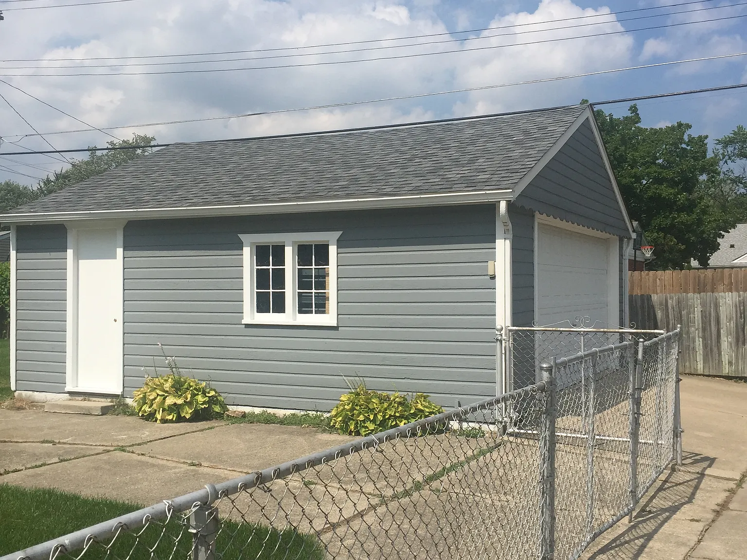 3 bed, 914 sqft, $2,000 — Photo 3