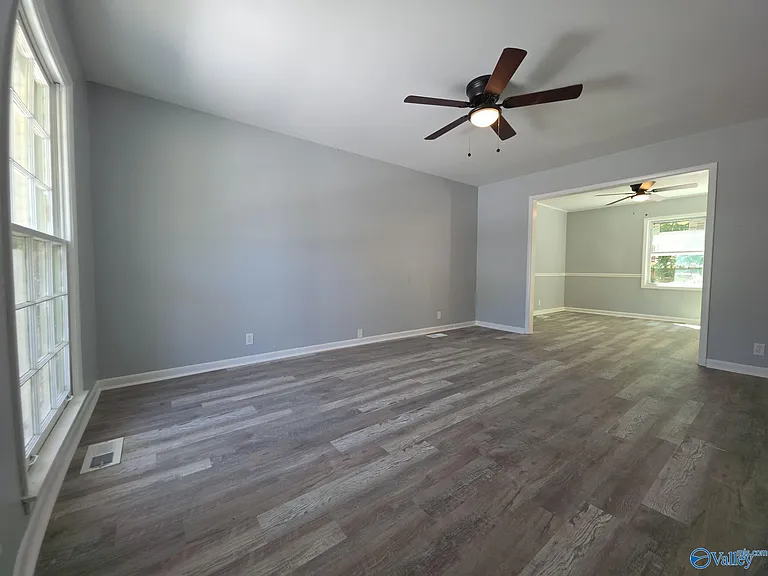 307 Mockingbird Rd SE — Photo 3