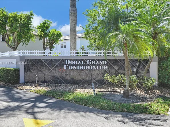 5755 NW 109th Ave APT 21, Doral, FL 33178