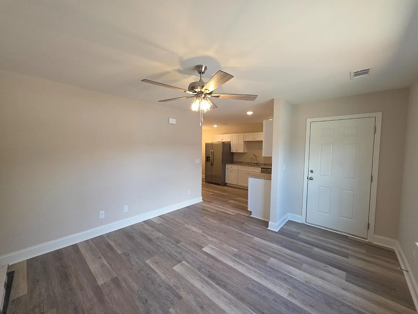 212B Tabor Drive Unit 3B - 212B Tabor Dr Unit 3B — Photo 3
