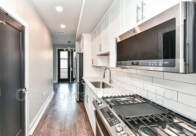 1800 Mount Vernon Ave #208 — Photo 3