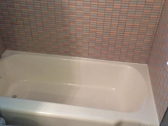 Bathroom Tub