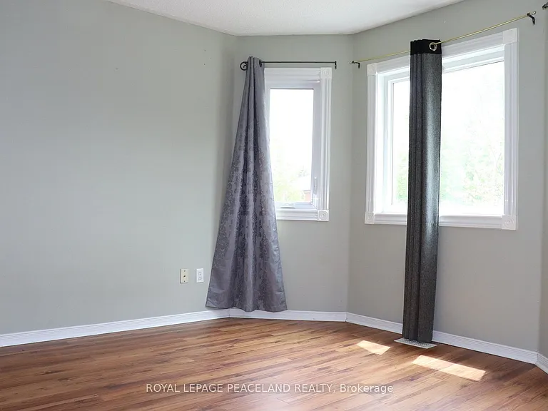 609 Walpole Cres — Photo 14