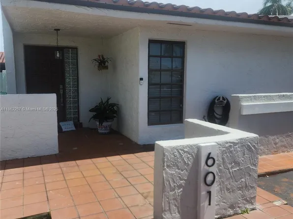 601 SW 94th Ct, Miami, FL 33174