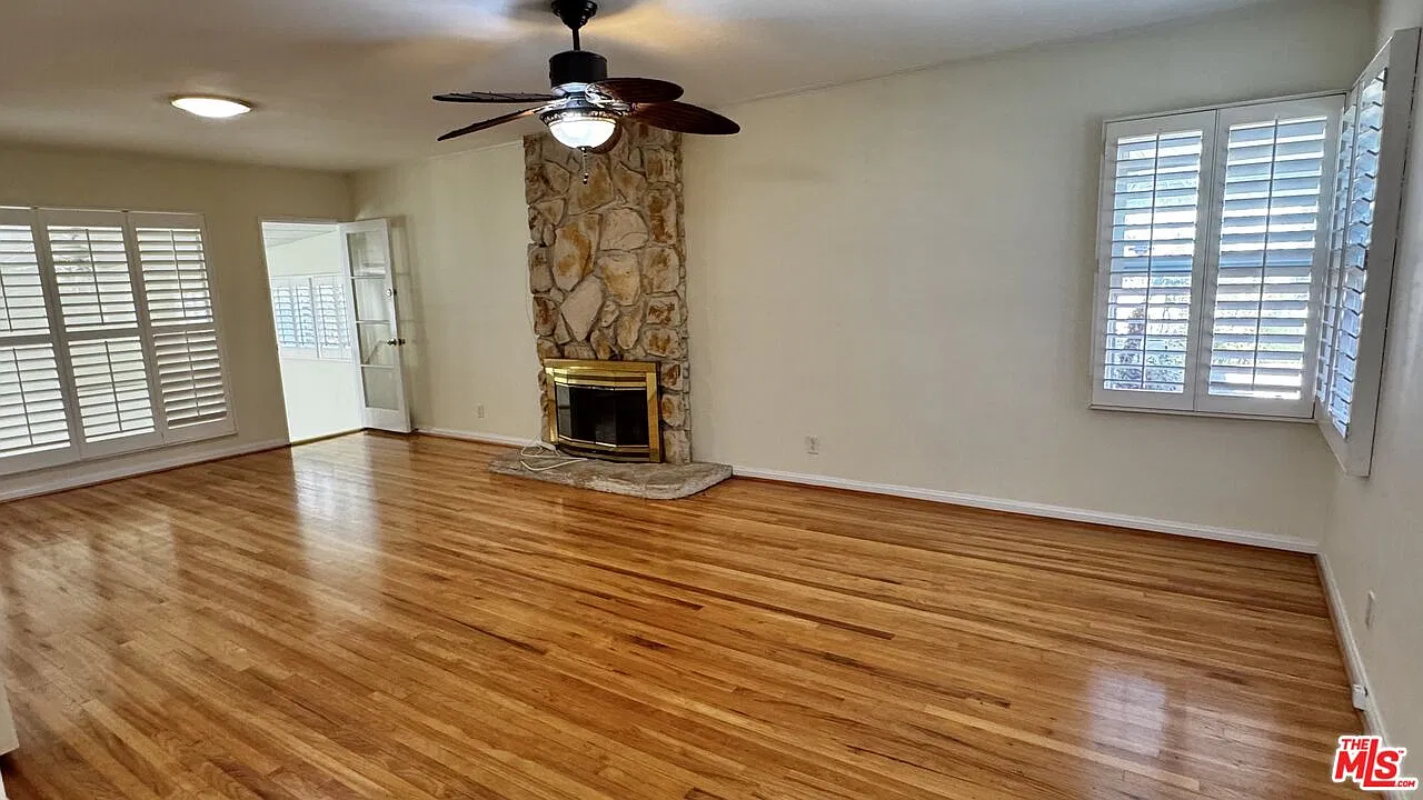 3 bed, 1.5 bath, $5,950 — Photo 3