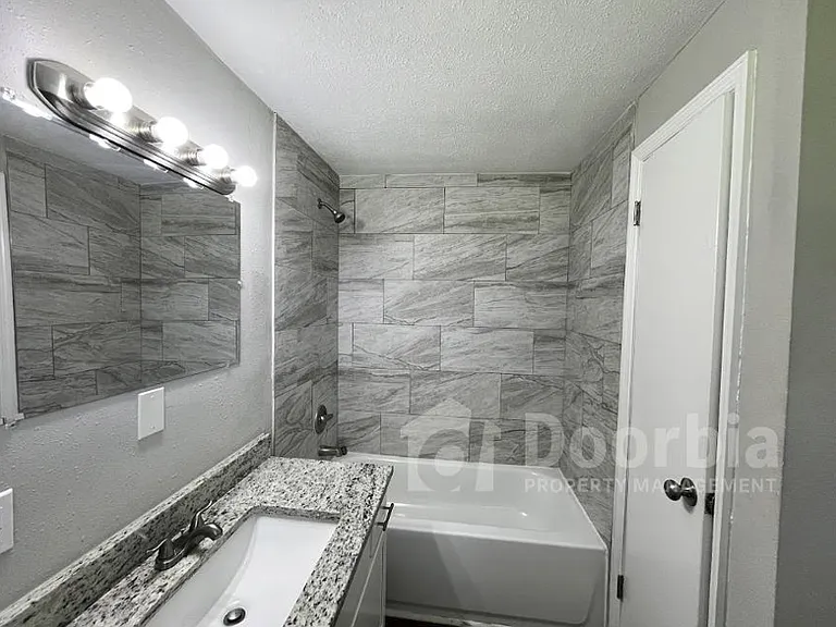 6314 Fabian Dr — Photo 10