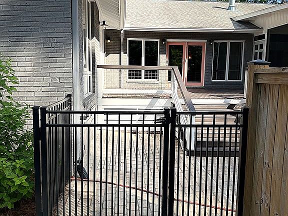 5th image of 6034 Pine Valley Rd