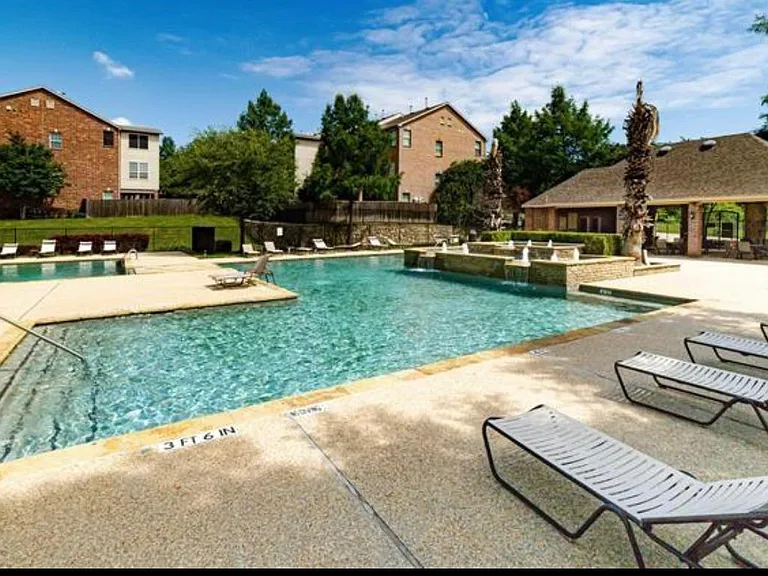 460 Hunt Dr — Photo 24