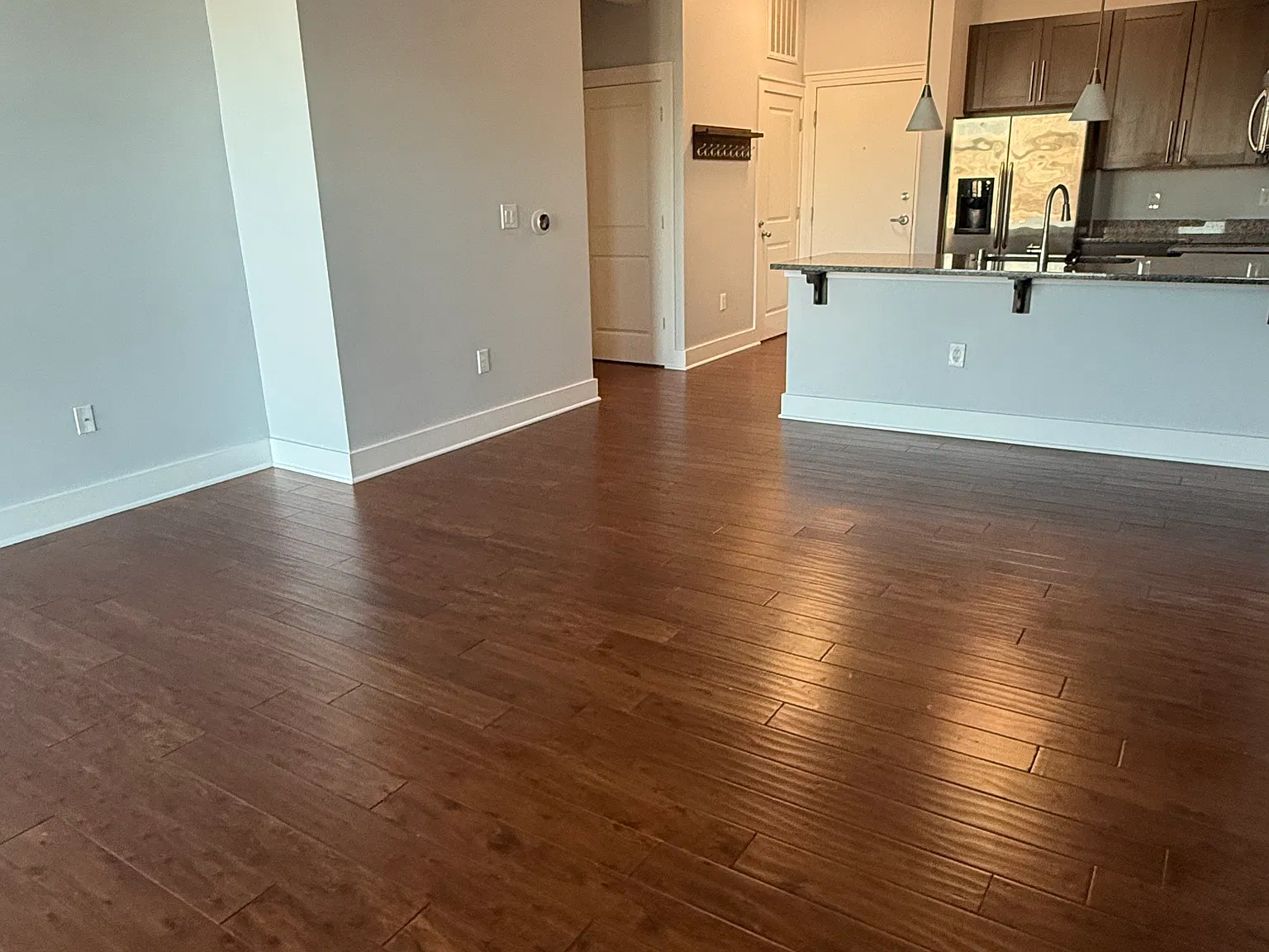 2 bed, 850 sqft, $2,000 — Photo 4
