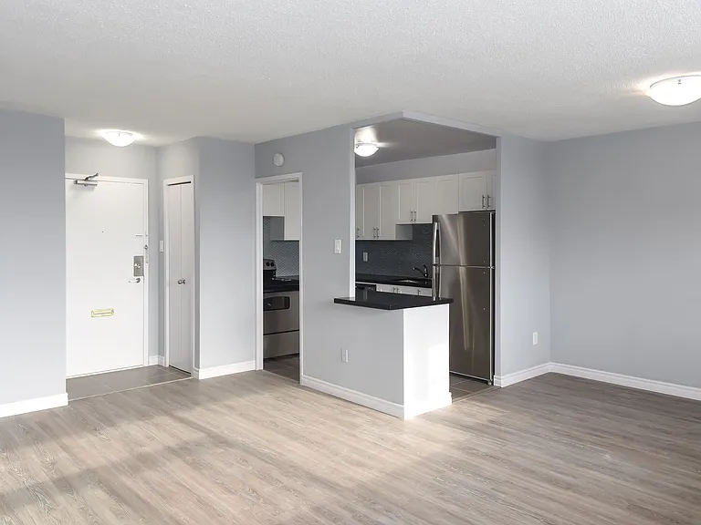2185 Lawrence Ave E — Photo 14