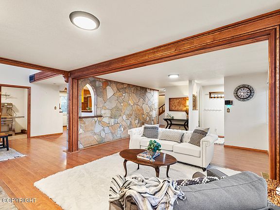 4th image of 2553 Lovejoy Dr