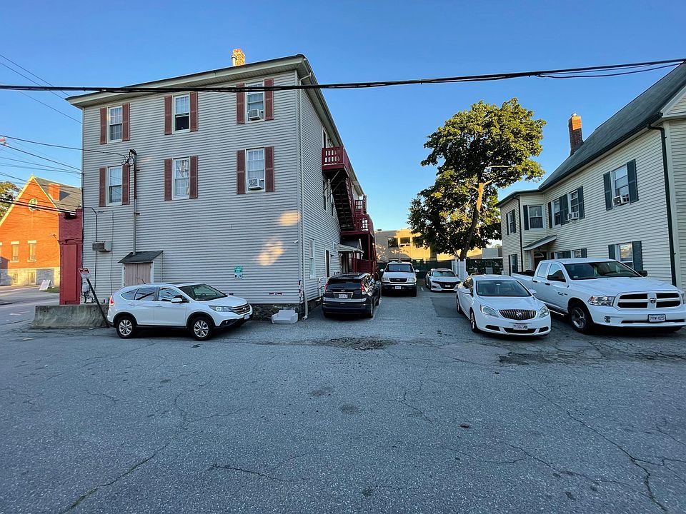 2nd image of 42 Mammoth Rd #R3