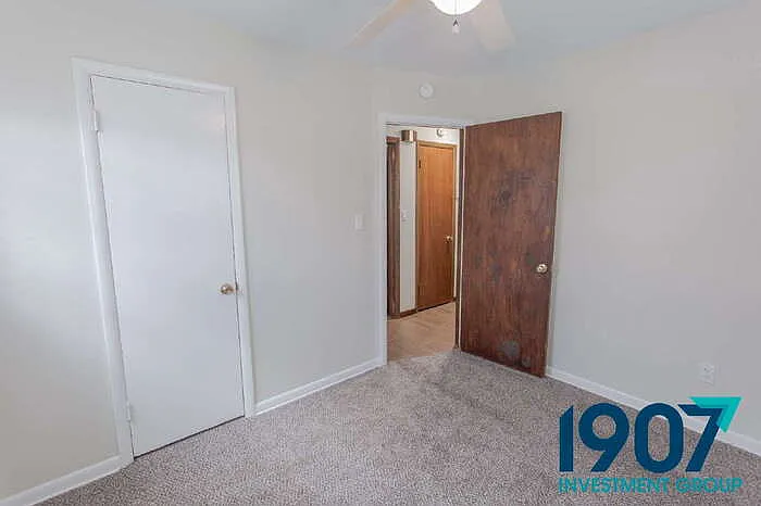 704 SW 2nd St — Photo 25