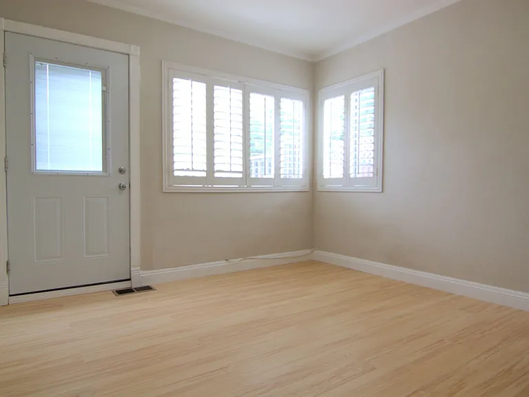 1440 N Pass Ave — Photo 6