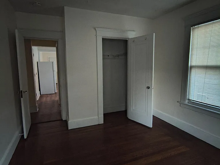 160 Main St — Photo 2