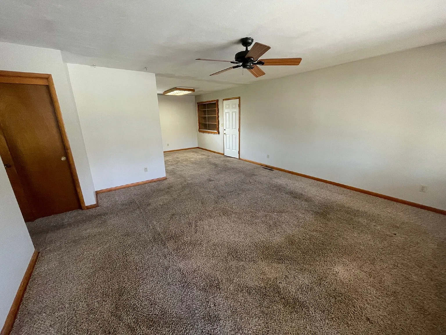 3 bed, 1.5 bath, 1247 sqft, $1,295 — Photo 3