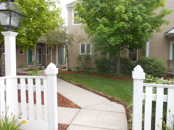 258 Allerton Commons Ln, Braintree, MA 02184