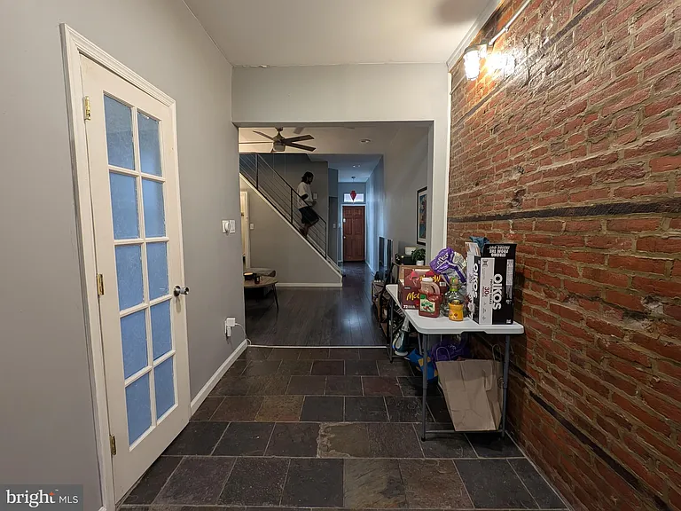 1130 Earl St — Photo 4