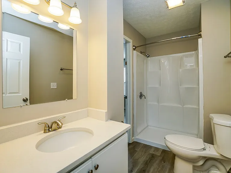 2146 Kingsglen Dr — Photo 16
