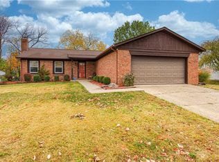 6725 Lakeknoll Dr, Indianapolis, IN 46220