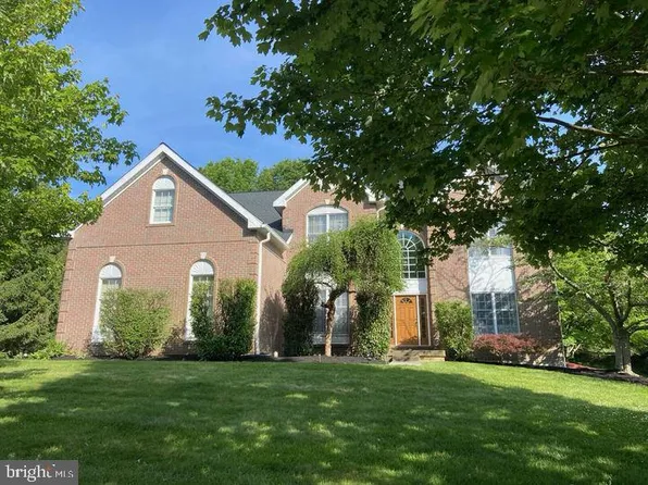 2069 Saint Andrews Dr, Berwyn, PA 19312