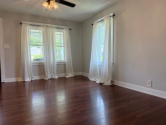 4th image of 1012 Center St