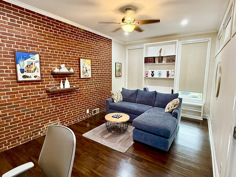 6416 Glyndon Ln — Photo 3