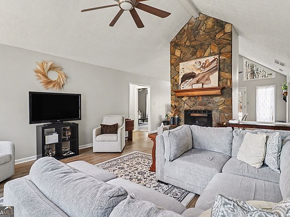 5th image of 7055 Rivertown Rd