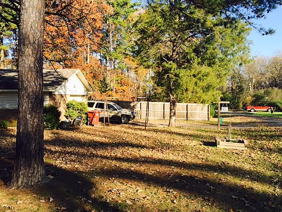 4th image of 411 Pine Cir