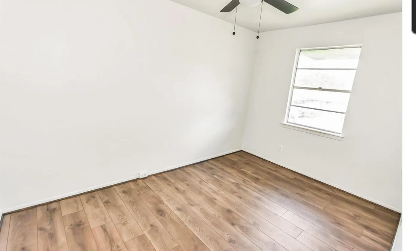 9734 Farragut St — Photo 4