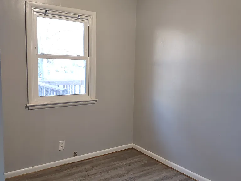 940 Judson St — Photo 14
