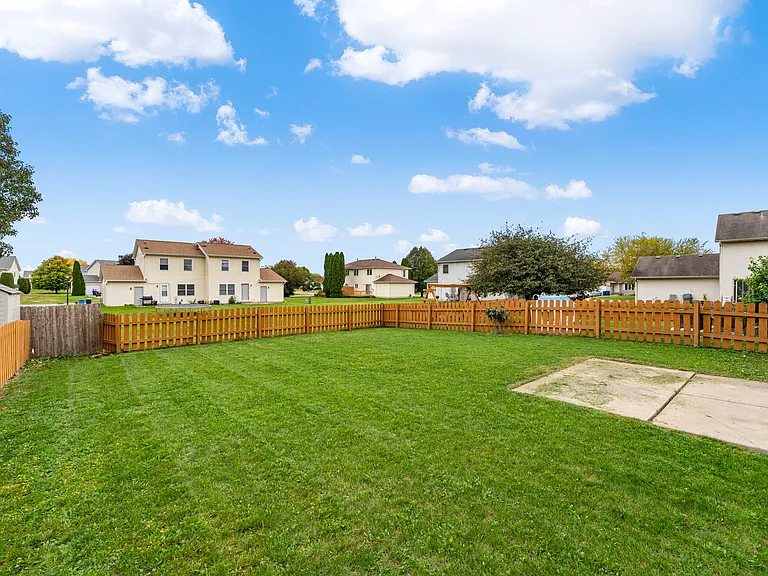 1477 Stonefield Dr — Photo 25
