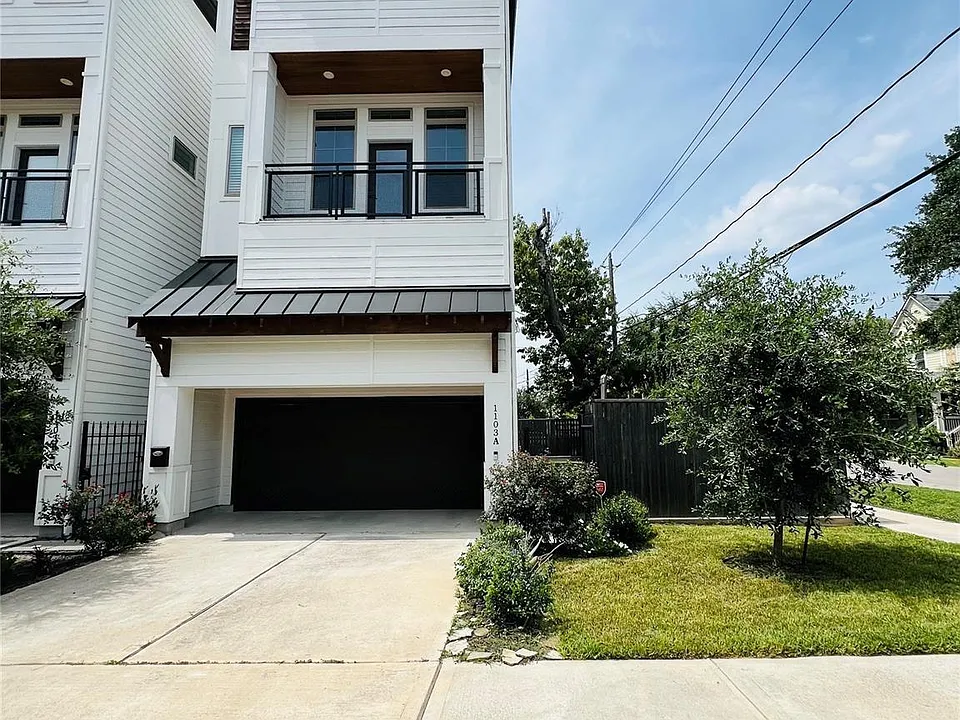 1103 W 15th 1/2 St #A