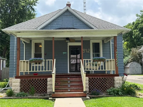 312 E Pleasant St, Taylorville, IL 62568