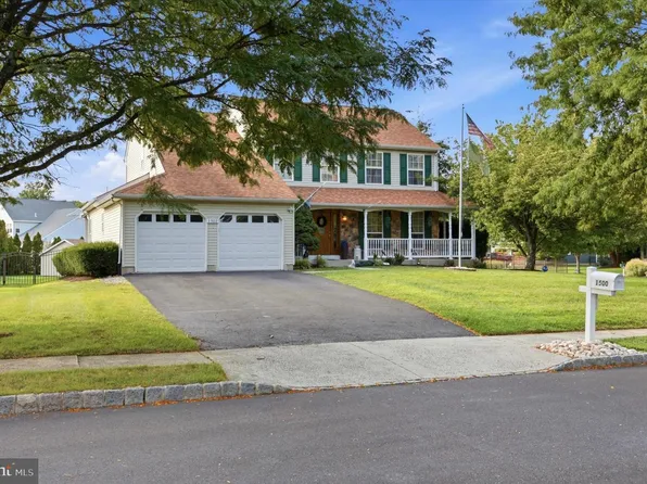 1500 Laurel Cir, Warrington, PA 18976
