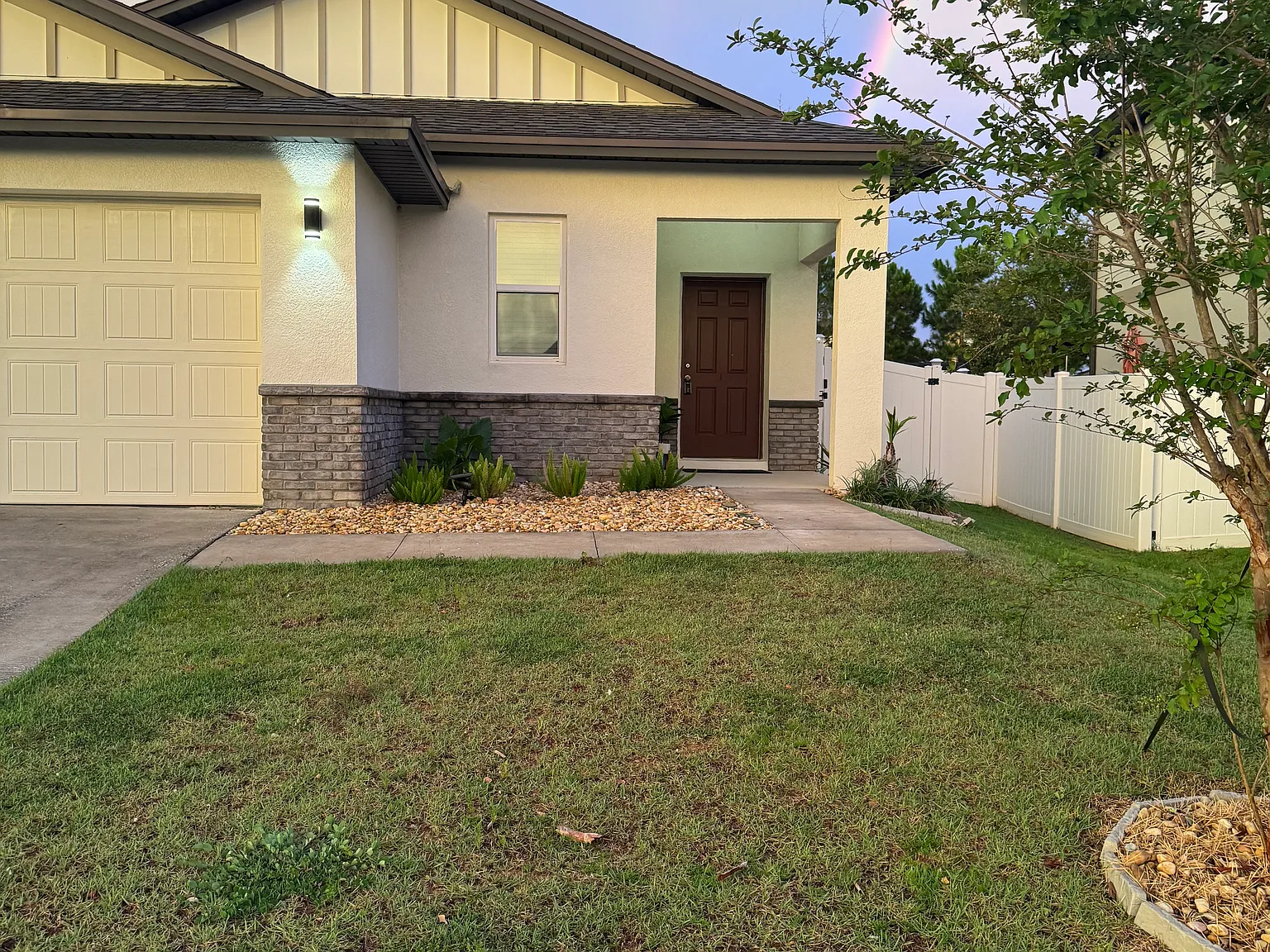 3 bed, 1600 sqft, $2,700 — Photo 3