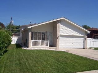 8513 Parkside Ave, Burbank, IL 60459