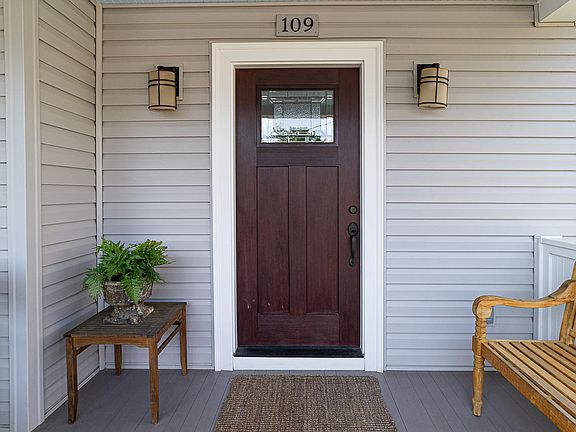5th image of 109 E Preston St