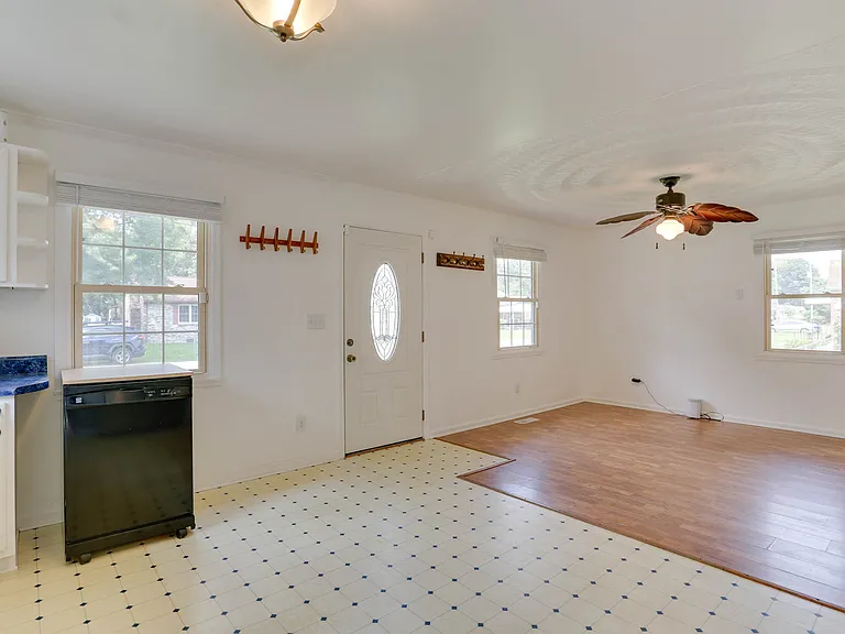 39 Appomattox Ave — Photo 12