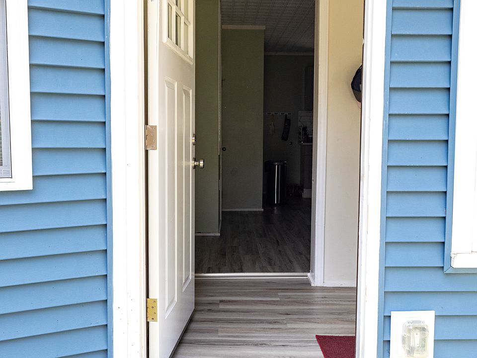 All exteriors doors furnished with light and GFCI