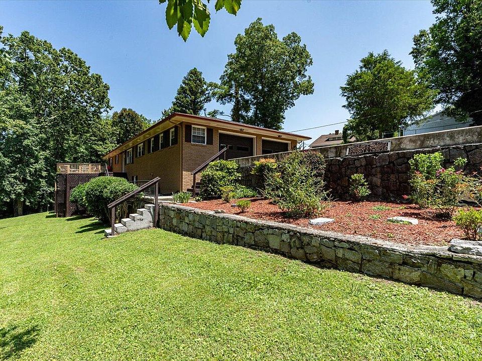 1st image of 304 Westview Dr