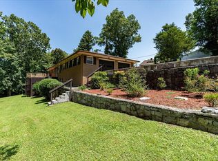 304 Westview Dr, Rossville, GA 30741