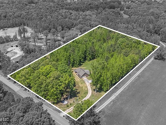 2nd image of 471 Hope Rd