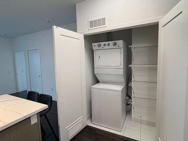 95 Oneida Cres #2303 — Photo 6